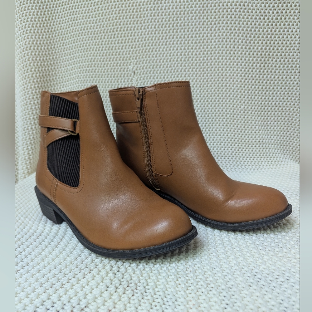 St John's Bay  Division Cognac Boots, Size 8.5m